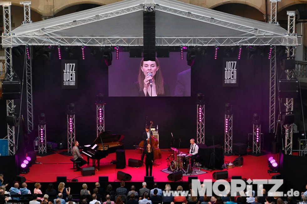 Isabella Lundgren bei den 25. JazzOpen in Stuttgart im Alten Schloss am 13.07.2018