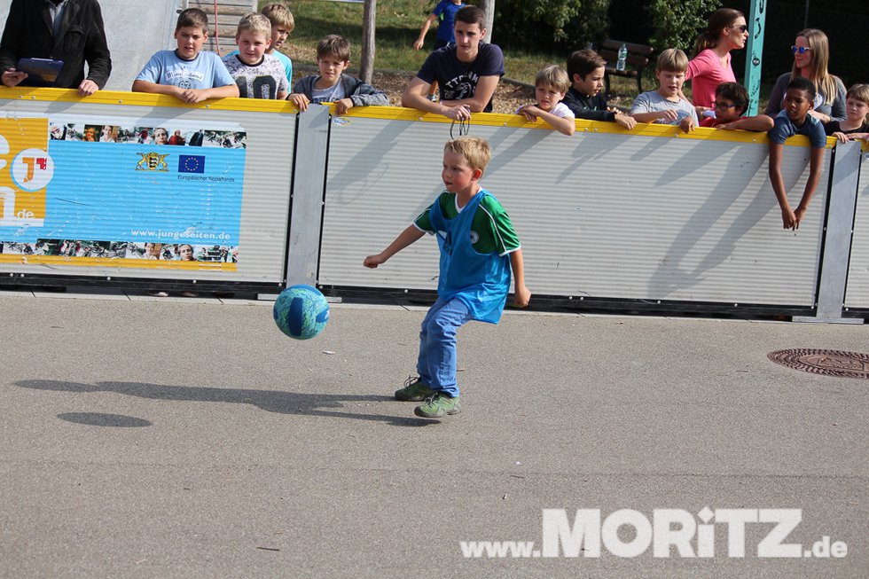 9.10. Straßenfussball für Toleranz an der Bretwiesenschule in Hochdorf (13 von 41).jpg