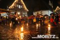 Regen und Feuershow eröffneten den diesjährigen Plochinger Weihnachtsmarkt. (27 von 40).jpg