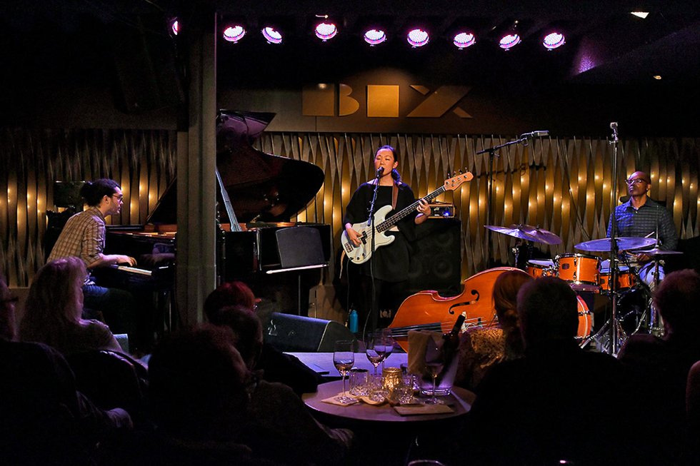 Linda May Han Oh im Jazzclub Bix in Stuttgart am 26.04.2019