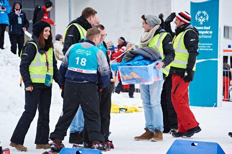 Über 50 freiwillige Helfer von Würth bei den Winterspielen von Special Olympics Deutschland