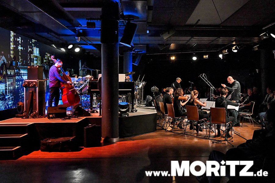 Wolfgang Muthspiel »Large Ensemble« feat. Ambrose Akinmusire beim Jazzfestival Esslingen im SpardaWelt Eventcenter in Stuttgart